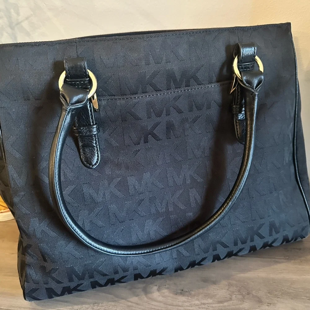 ✨Michael Kors Black Monogram Tote✨